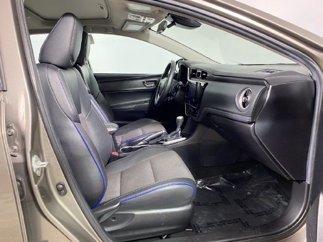 Certified 2018 Toyota Corolla SE w/ SE Premium Package FWD image 8