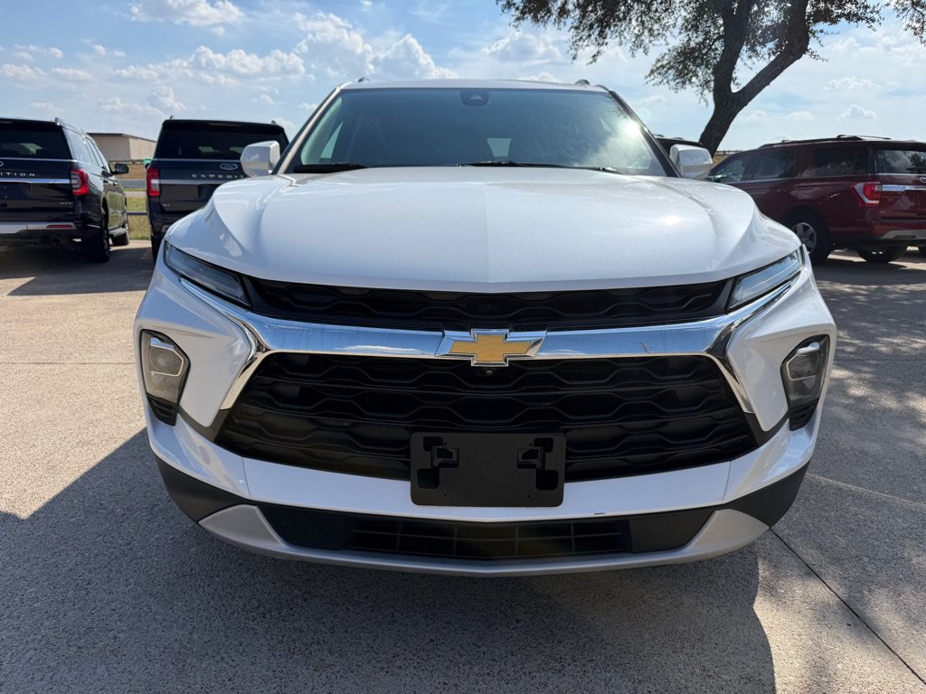 Used 2024 Chevrolet Blazer LT w/ Sound & Technology Package FWD image 2