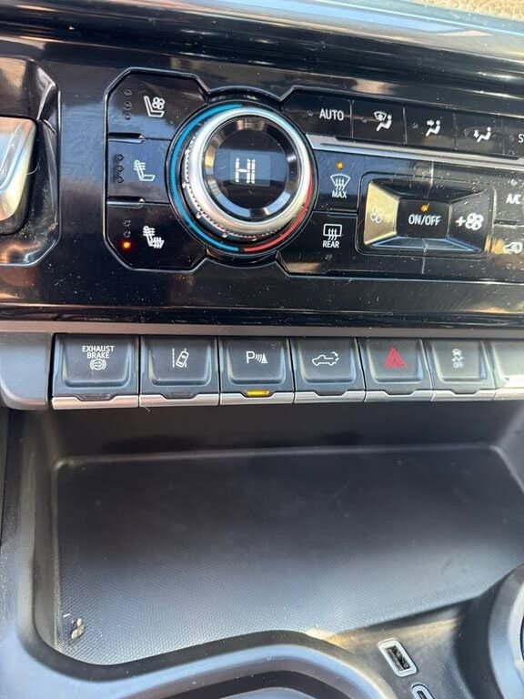 Used 2025 GMC Sierra 3500 Denali image 37