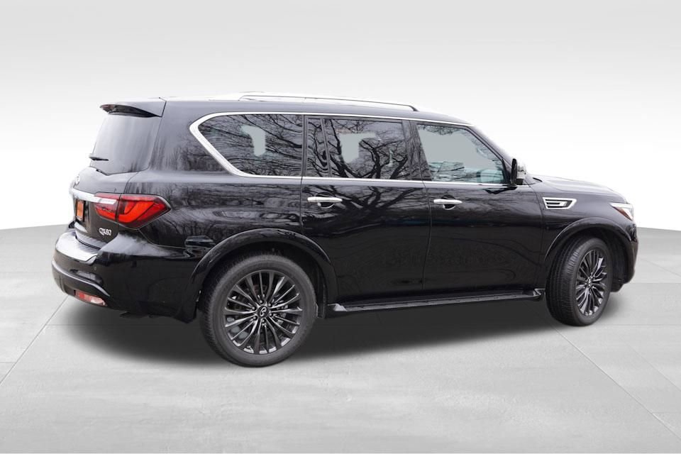 Used 2023 INFINITI QX80 Sensory w/ All-Season Package image 4