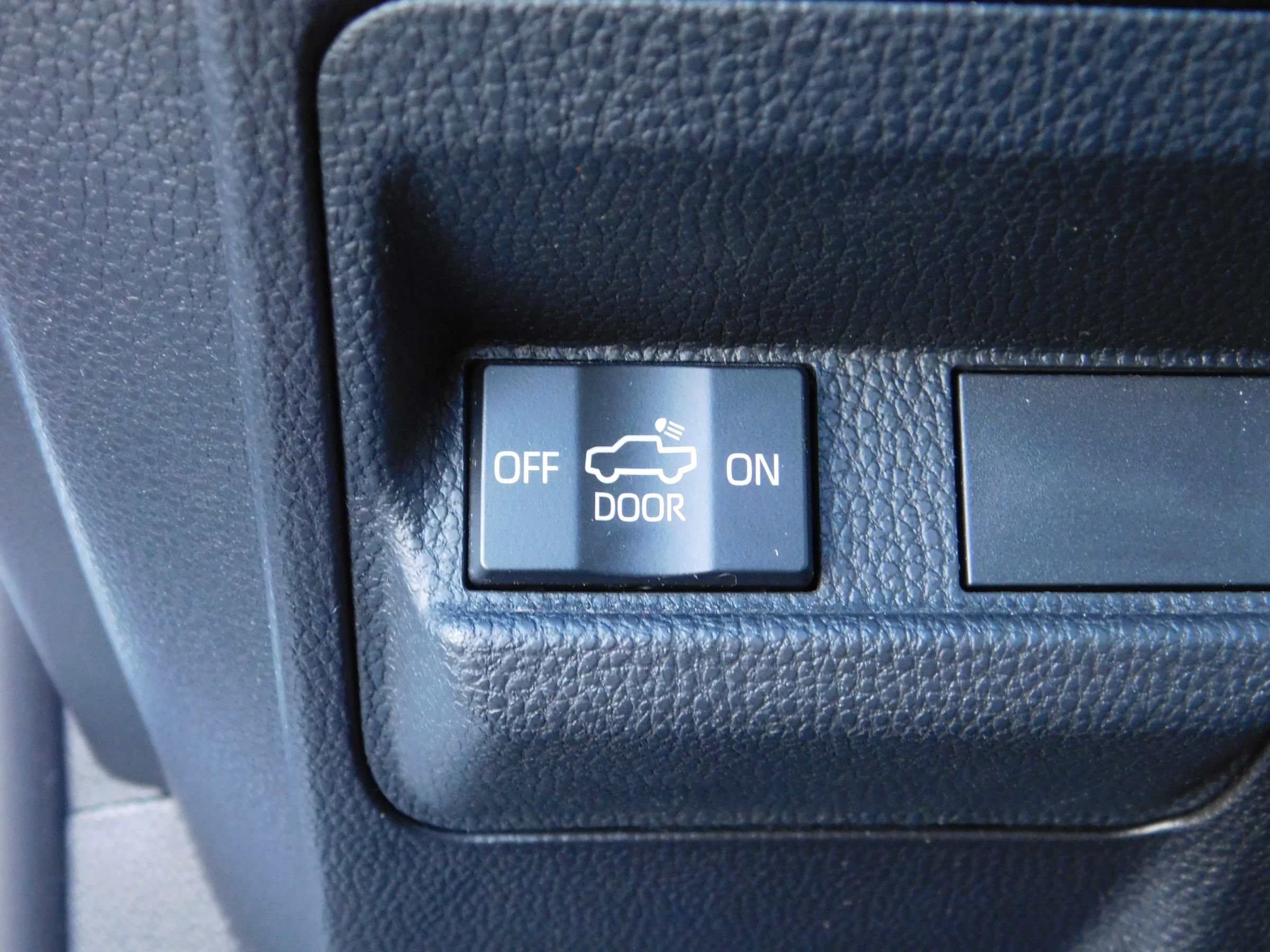 Used 2024 Toyota Tacoma TRD Off-Road AWD/4WD image 25