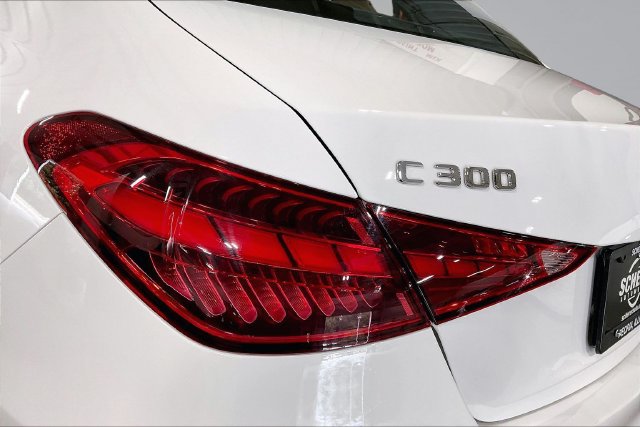 Used 2025 Mercedes-Benz C 300 4MATIC Sedan image 31
