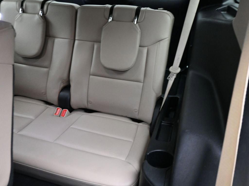 Used 2023 Ford Explorer XLT w/ Equipment Group 202A image 22