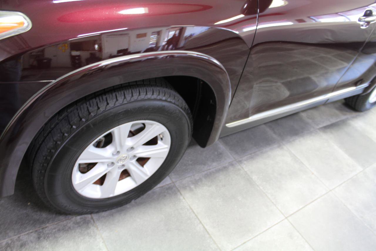 Used 2013 Toyota Highlander SE FWD image 34