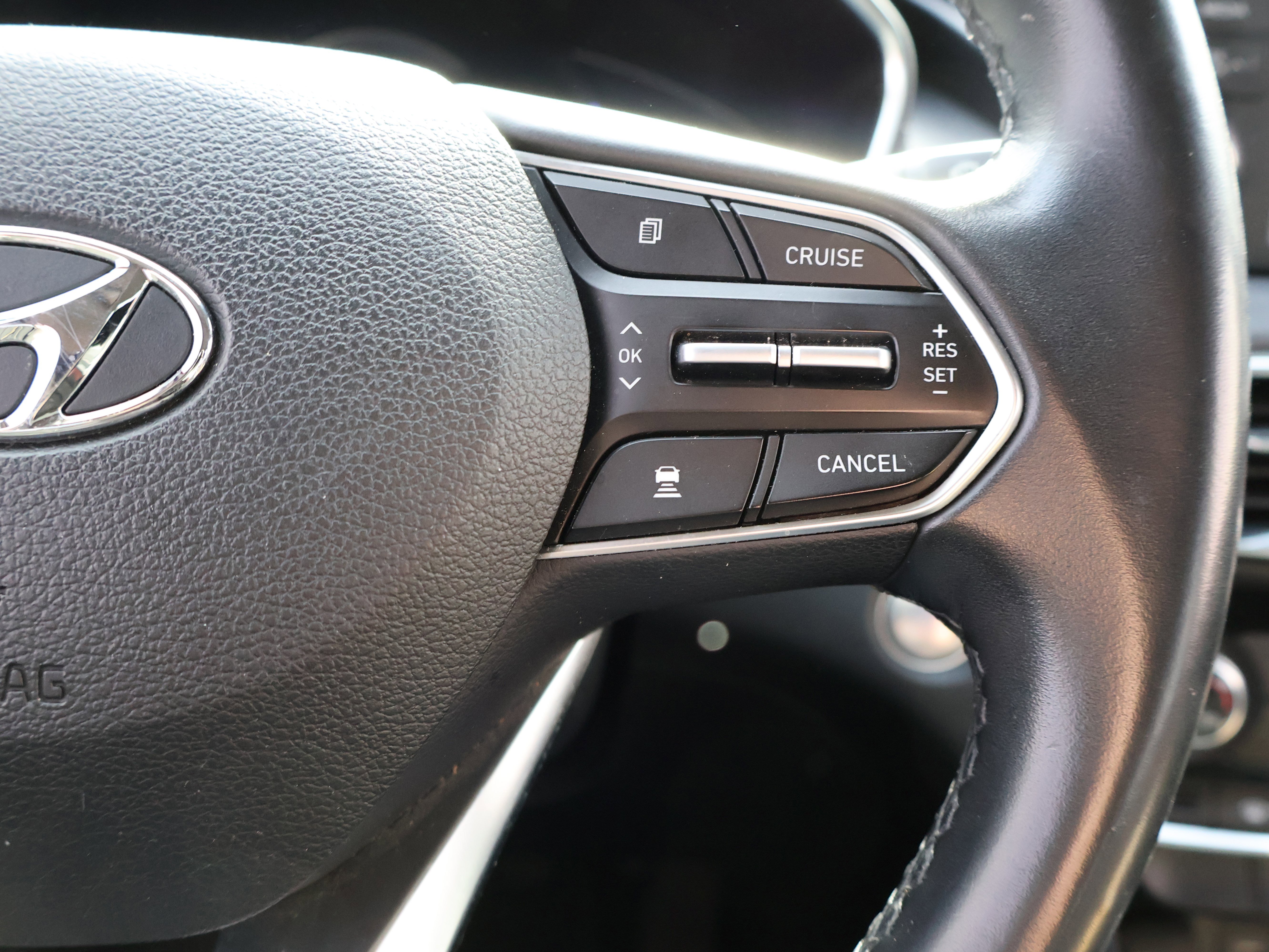 Used 2019 Hyundai Santa Fe Limited image 36