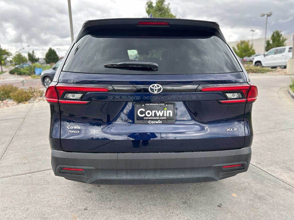 Used 2025 Toyota Grand Highlander AWD image 7