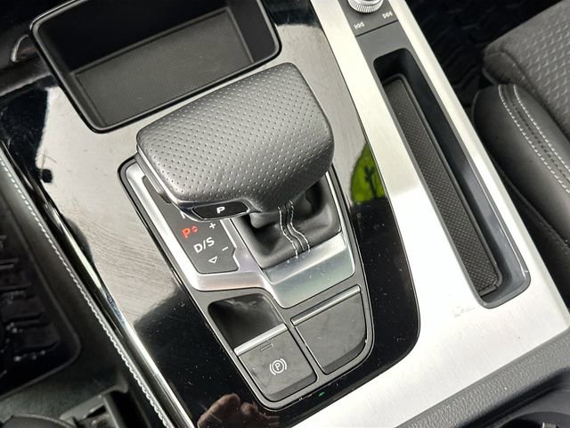 Used 2024 Audi Q5 e Premium Plus w/ Premium Plus Package image 15