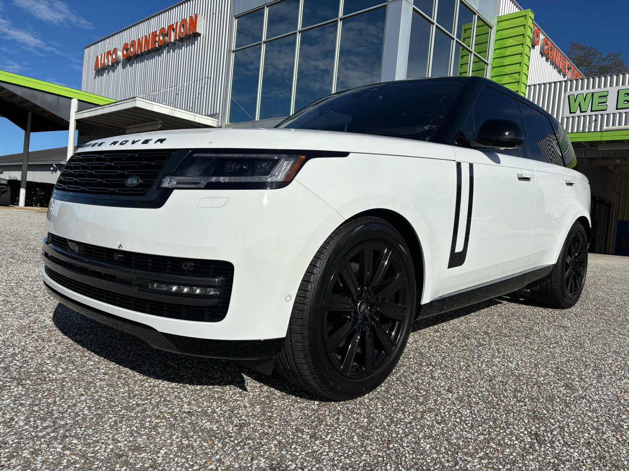 Used 2023 Land Rover Range Rover SE image 31