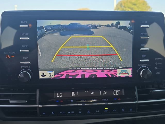 Used 2024 Toyota Sienna Limited image 24