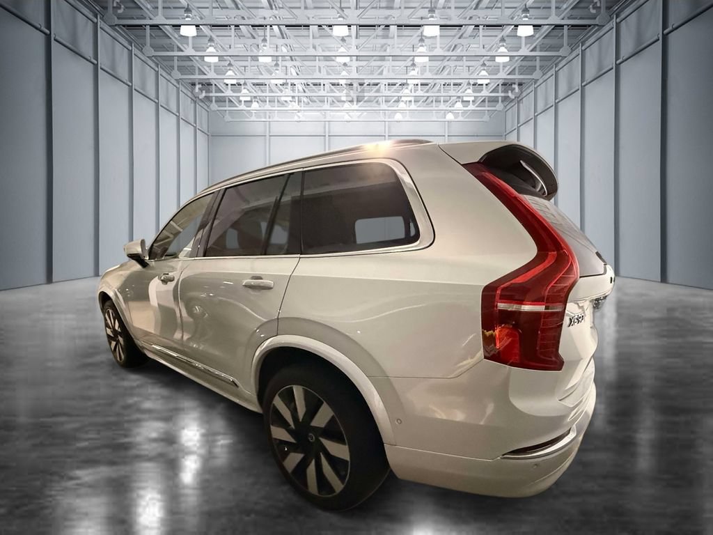 Used 2025 Volvo XC90 T8 Plus AWD/4WD image 4