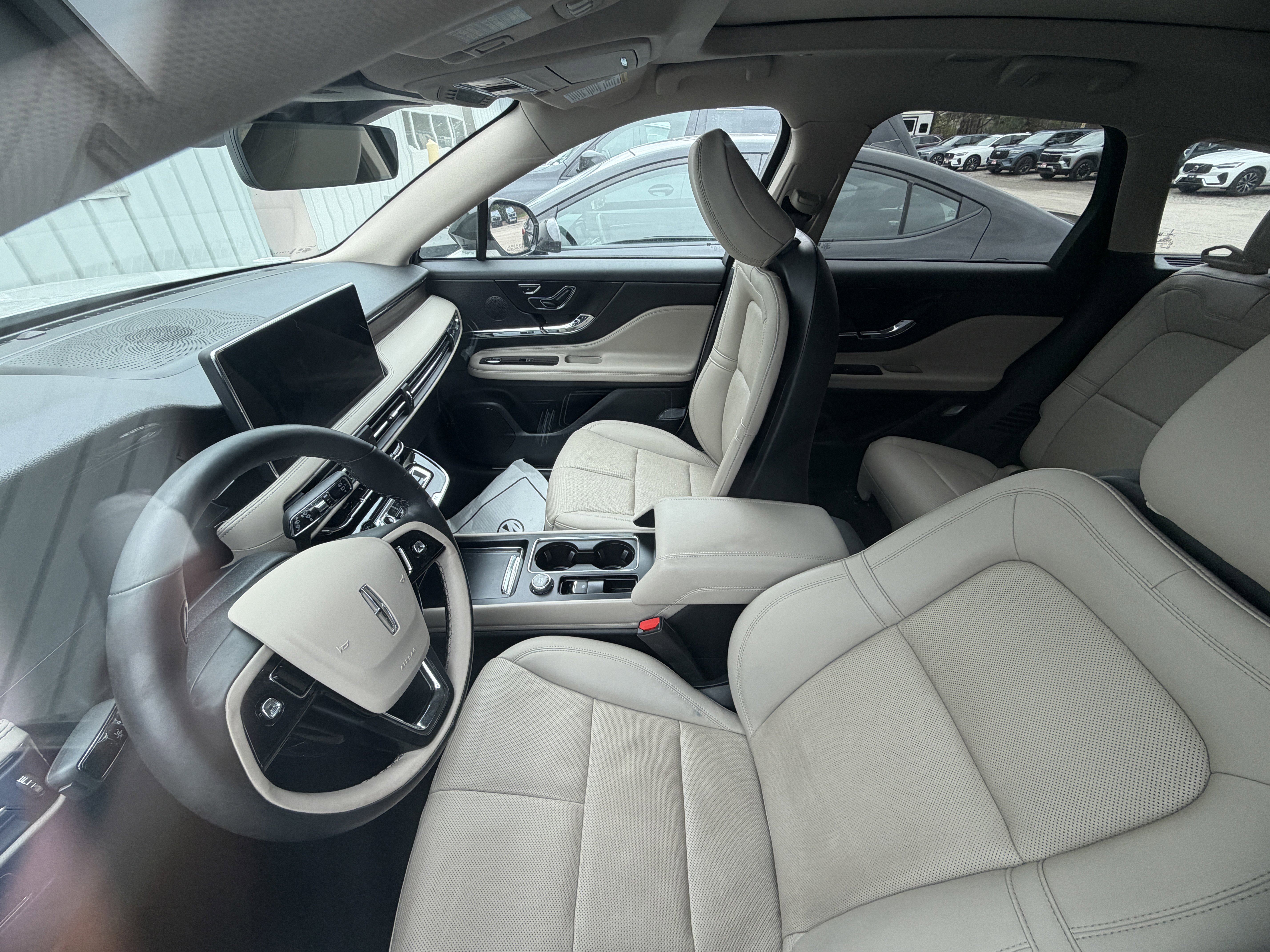 Used 2025 Lincoln Corsair Grand Touring w/ Equipment Group 301A image 12