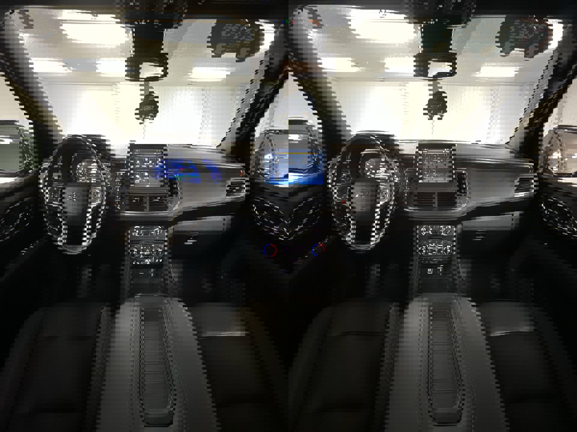 Used 2023 Chevrolet Suburban Z71 w/ Luxury Package image 91