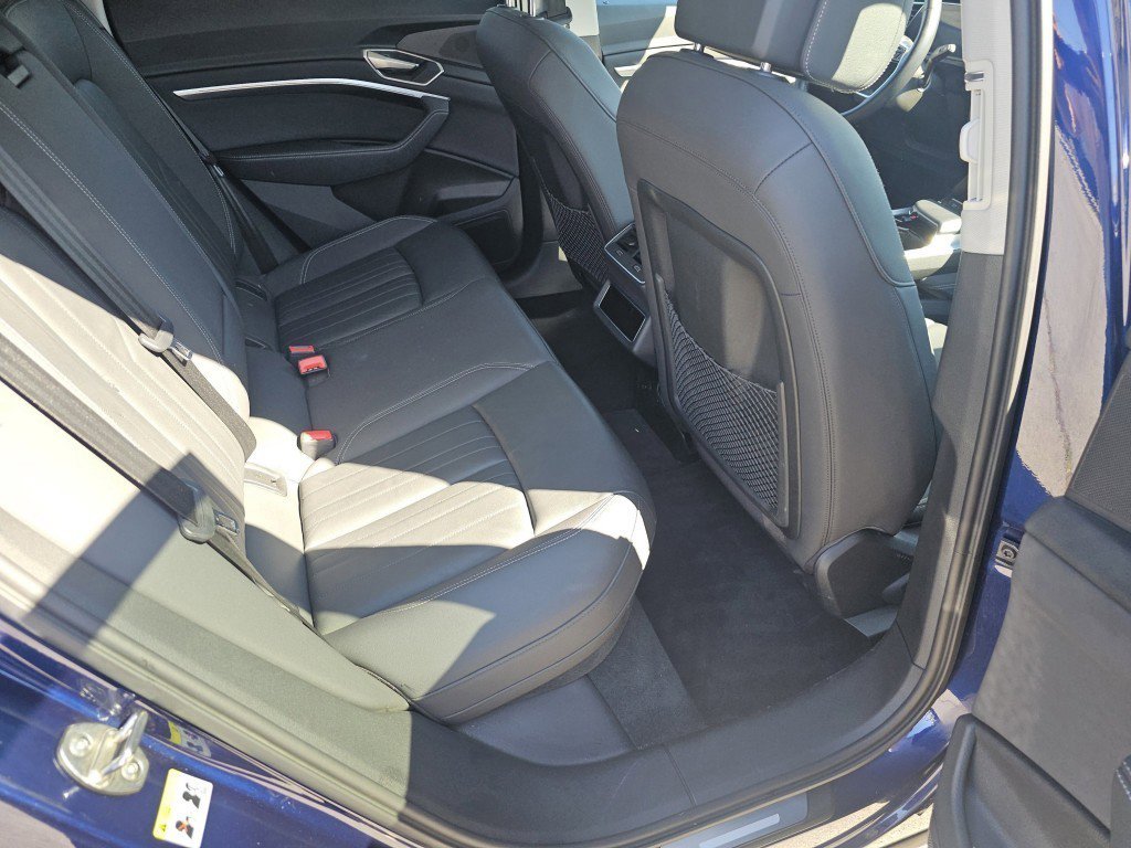 Used 2021 Audi e-tron Premium w/ Convenience Plus Package AWD/4WD image 5