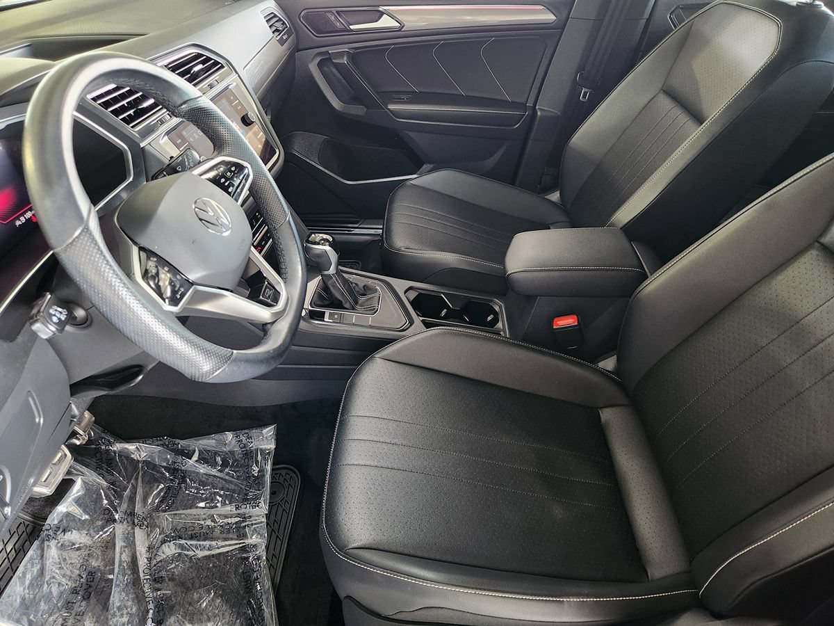 Used 2023 Volkswagen Tiguan SE R-Line FWD image 20
