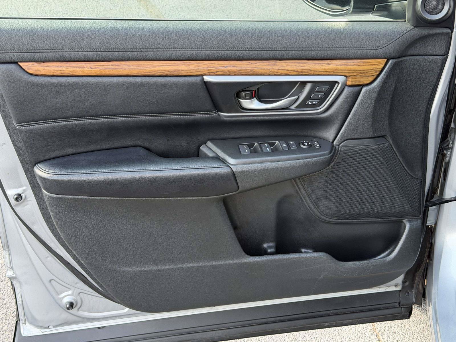 Used 2017 Honda CR-V EX-L image 6