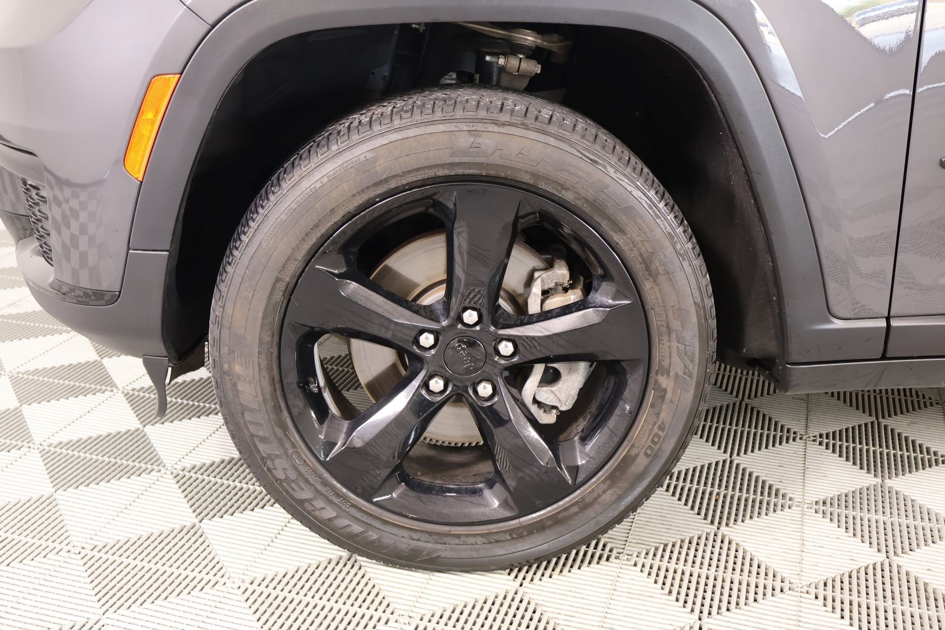 Used 2024 Jeep Grand Cherokee L Altitude AWD/4WD image 19