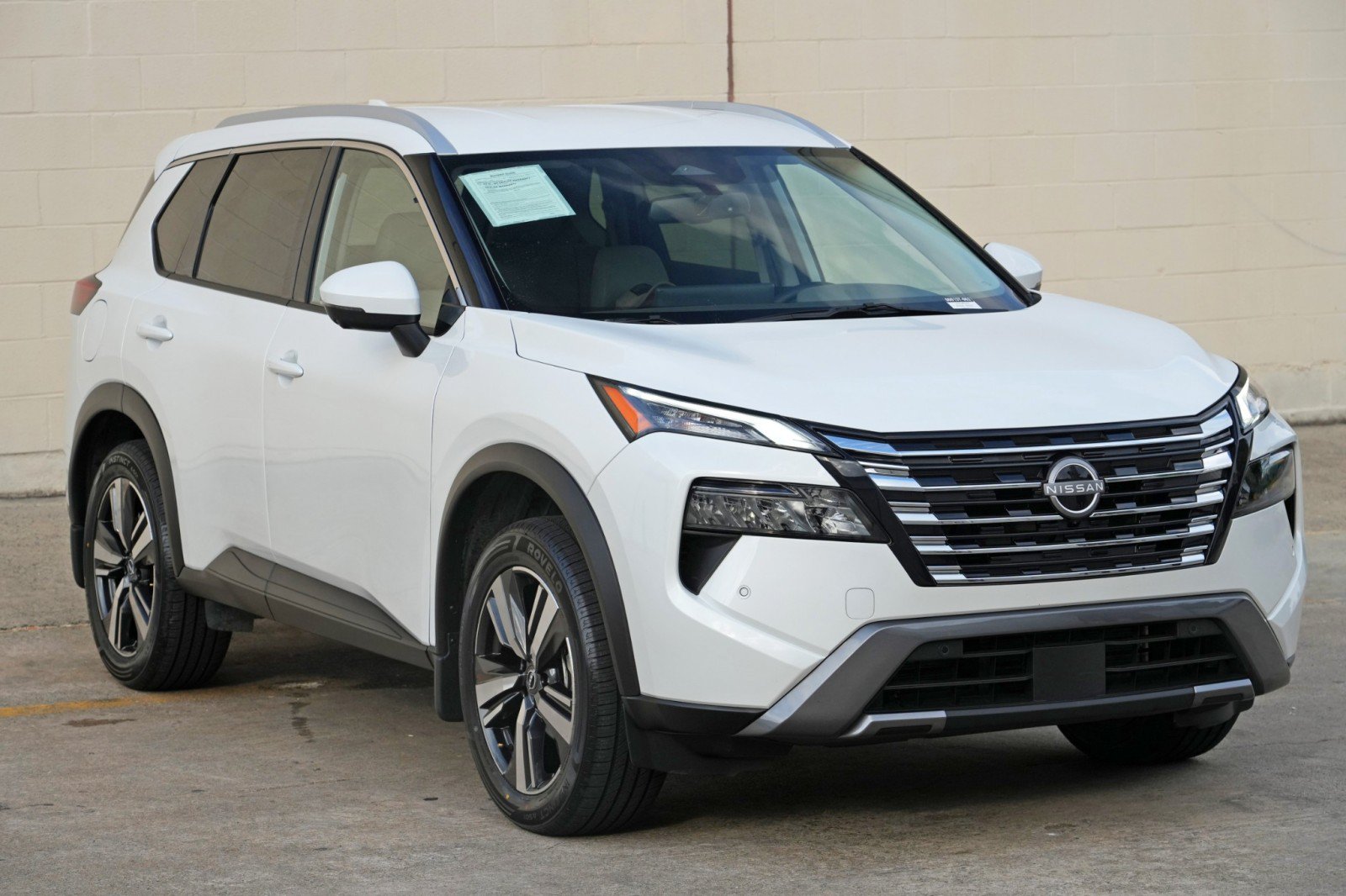 Used 2025 Nissan Rogue SL FWD image 50