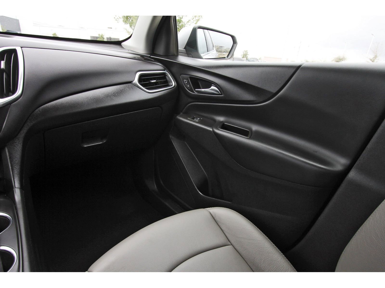 Used 2021 Chevrolet Equinox LT image 13