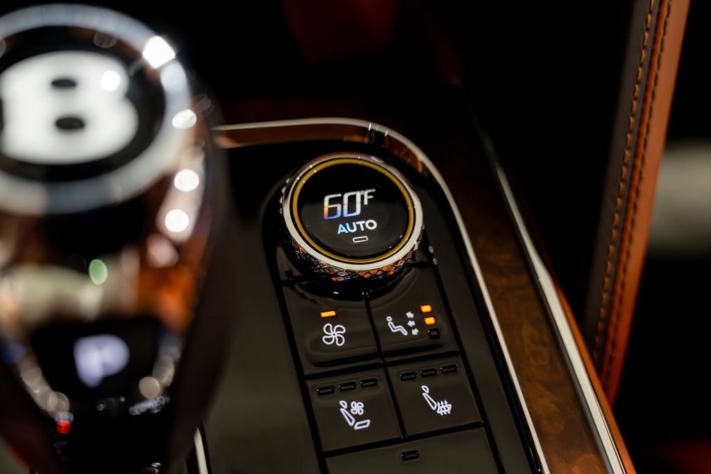 Used 2023 Bentley Flying Spur W12 AWD/4WD image 97