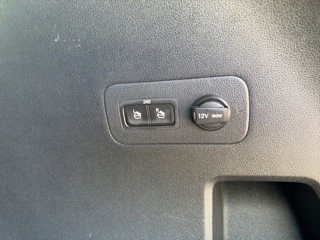 Used 2019 Hyundai Santa Fe Limited FWD image 12