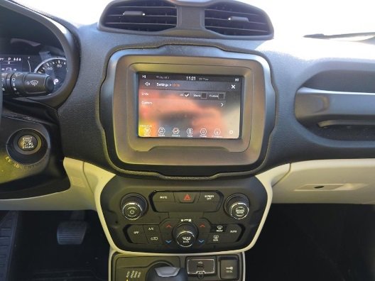 Used 2019 Jeep Renegade Latitude w/ Popular Equipment Group image 9