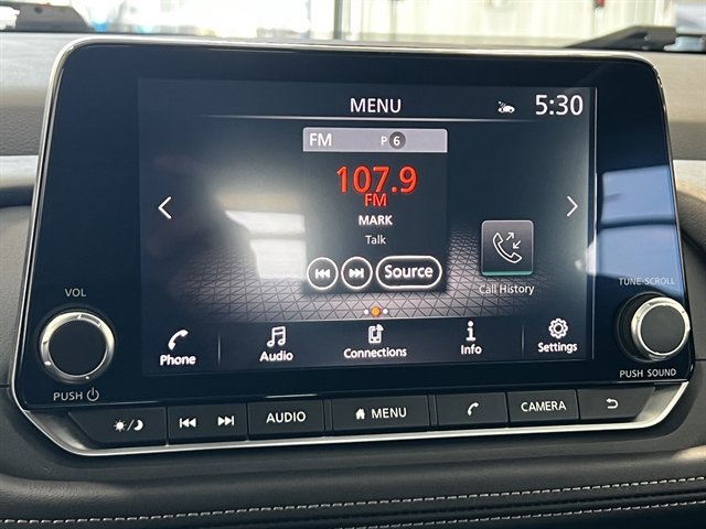 Used 2024 Nissan Rogue SV image 38