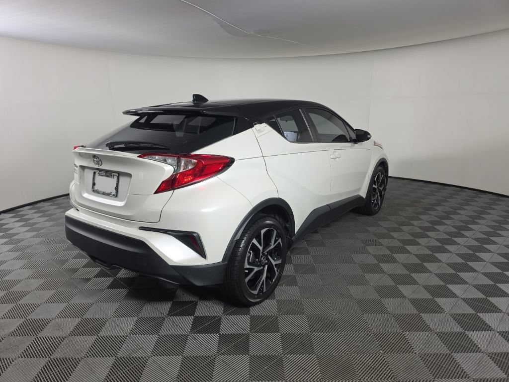 Used 2020 Toyota C-HR XLE FWD image 5