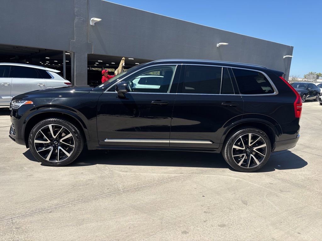 Used 2025 Volvo XC90 B5 Plus w/ Protection Package Premier image 9