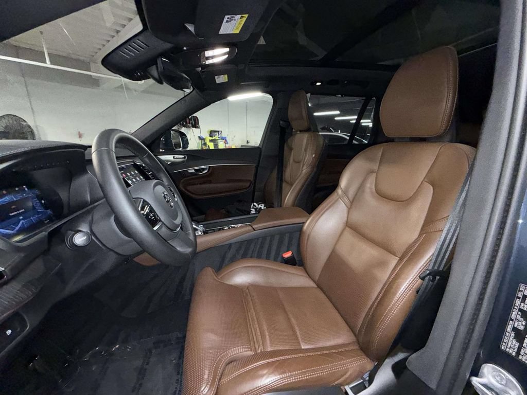 Used 2024 Volvo XC90 T8 Ultimate AWD/4WD image 2