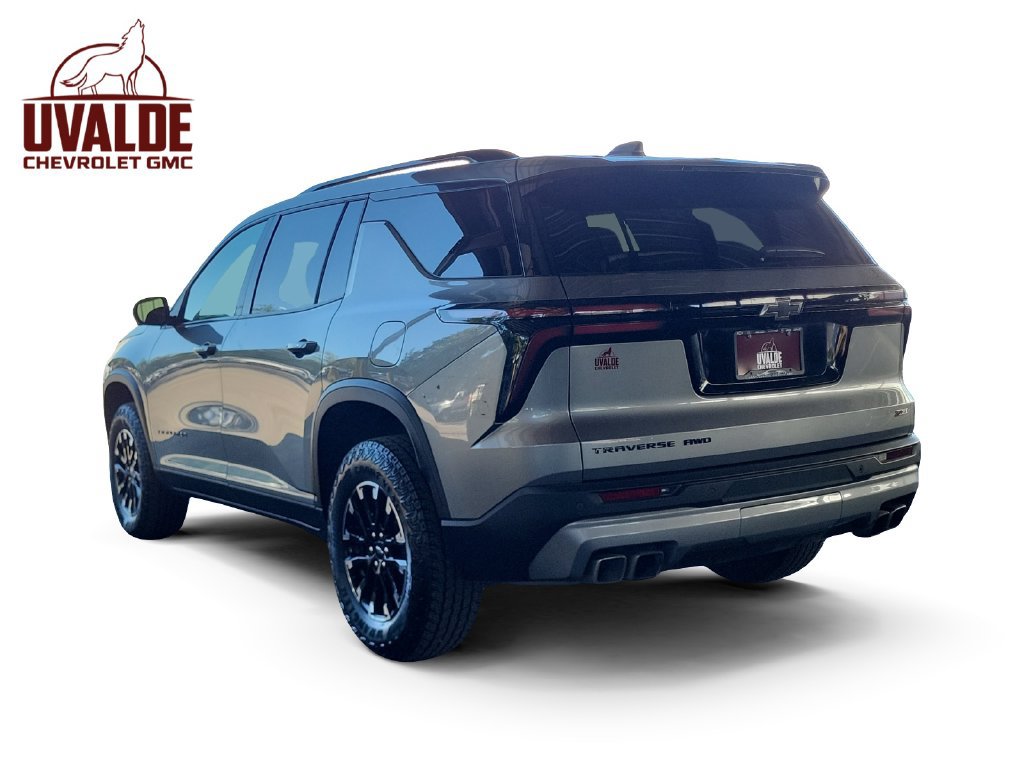 Used 2024 Chevrolet Traverse Z71 AWD/4WD image 3
