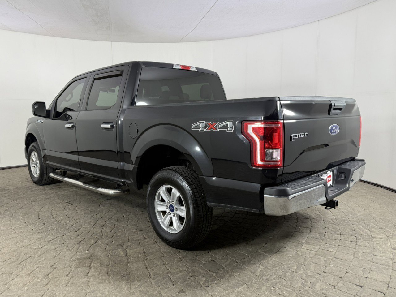 Used 2017 Ford F150 XLT AWD/4WD image 6