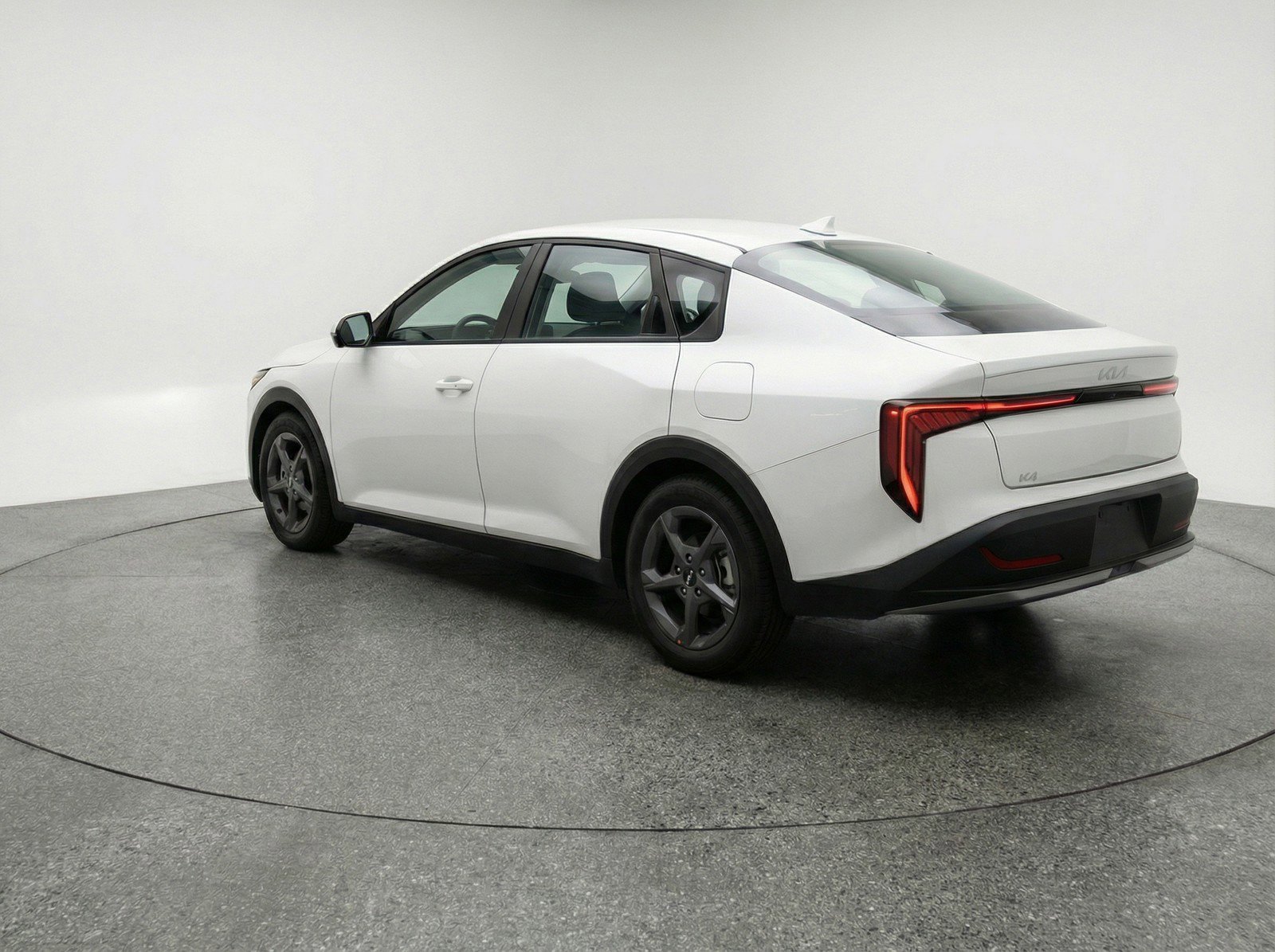 Used 2025 Kia K4 LXS image 6