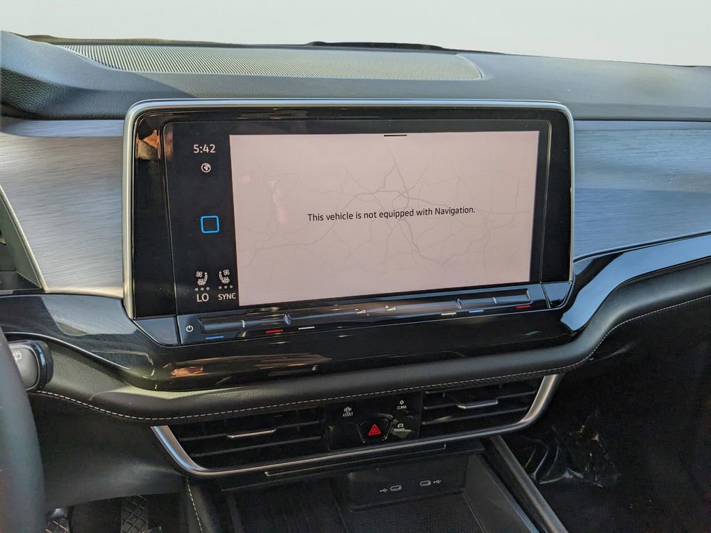 Certified 2025 Volkswagen Atlas Cross Sport SE FWD image 21
