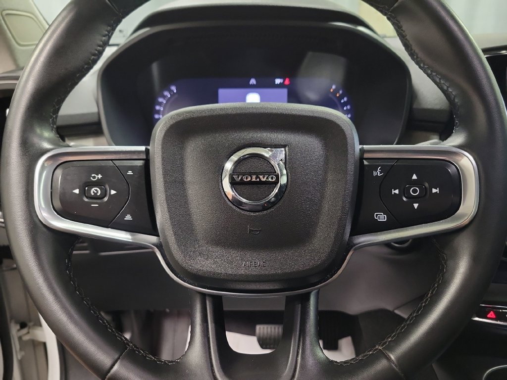 Used 2024 Volvo XC40 B5 Plus AWD/4WD image 24