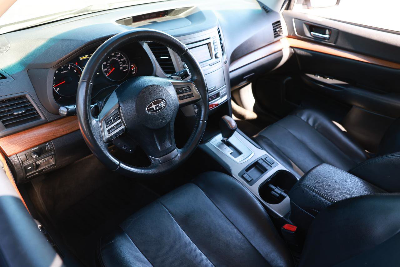 Used 2013 Subaru Outback 2.5i Limited w/ Moonroof Pkg image 4