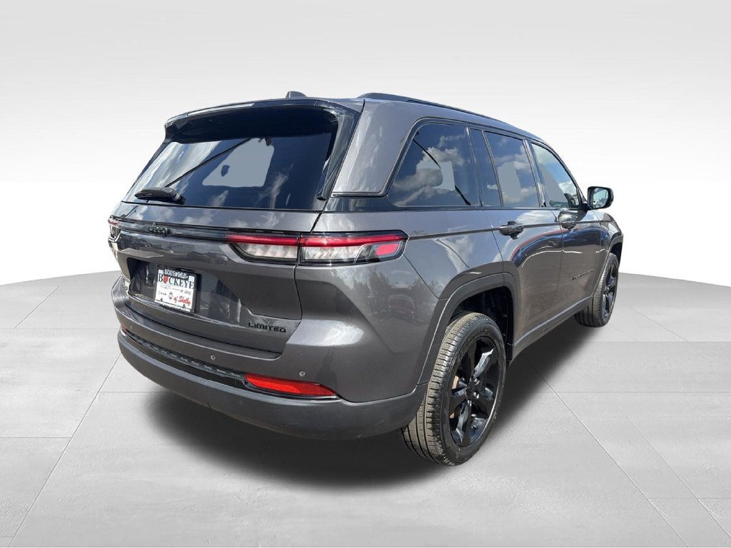 Used 2024 Jeep Grand Cherokee Limited w/ Black Appearance Package AWD/4WD image 4