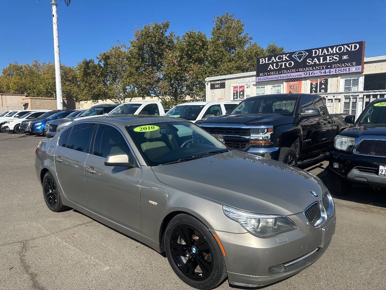 Used 2010 BMW 528i Sedan RWD image 1