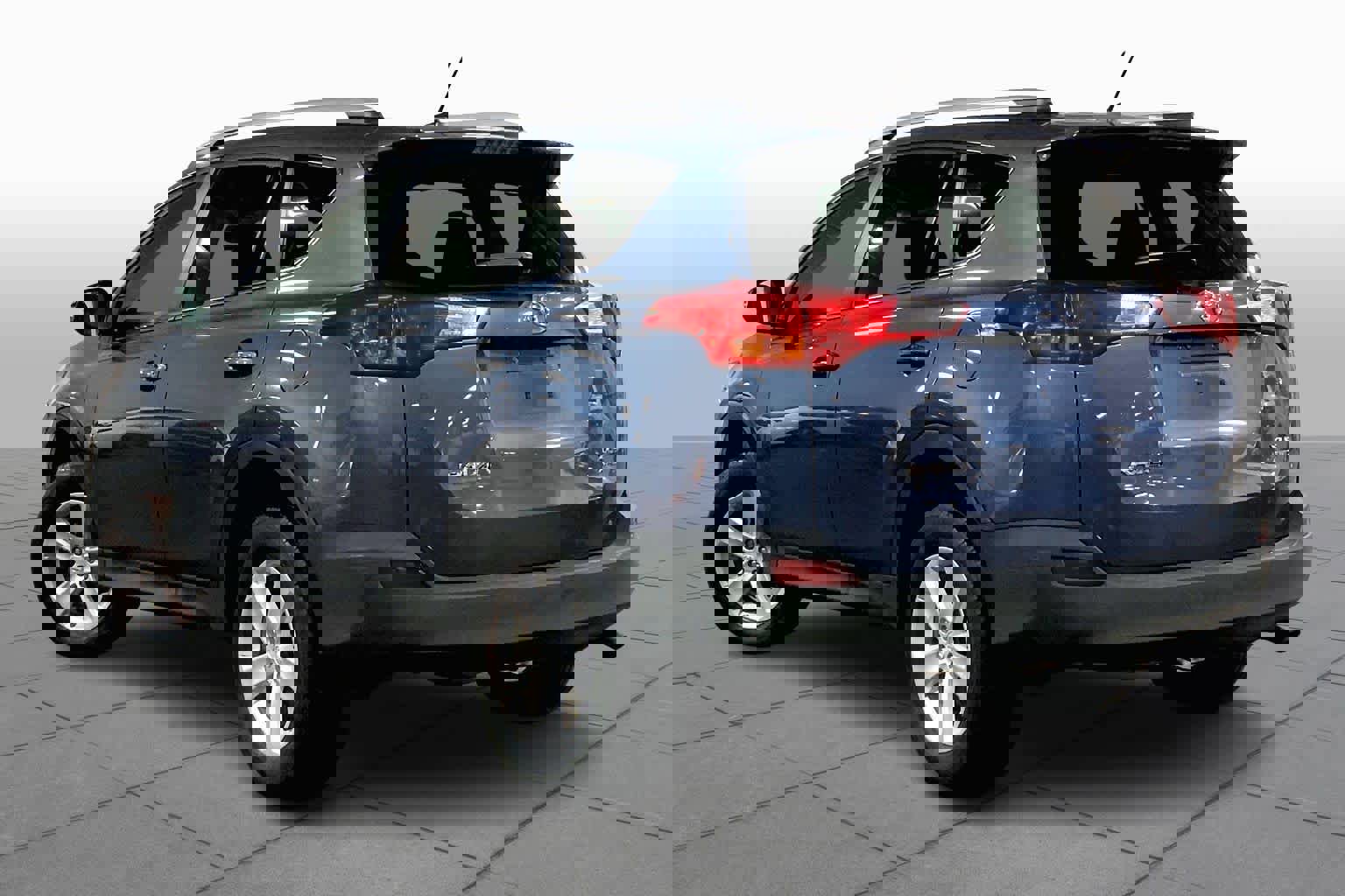 Used 2014 Toyota RAV4 XLE image 12