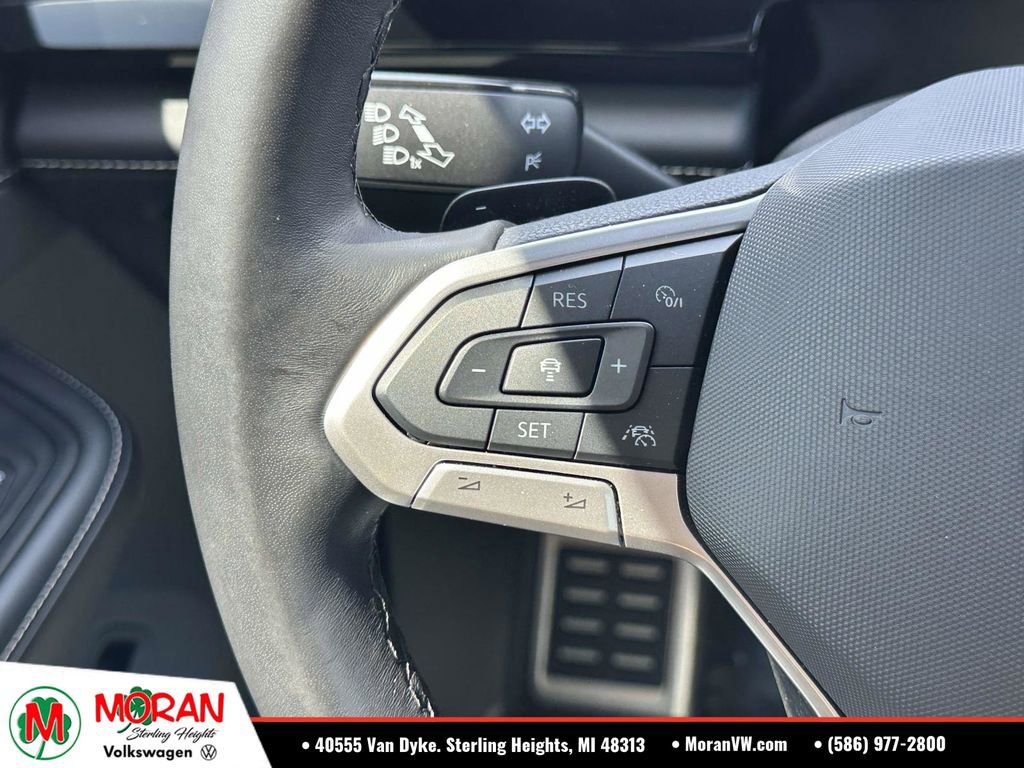 Certified 2024 Volkswagen Atlas Cross Sport SEL R-Line AWD/4WD image 26