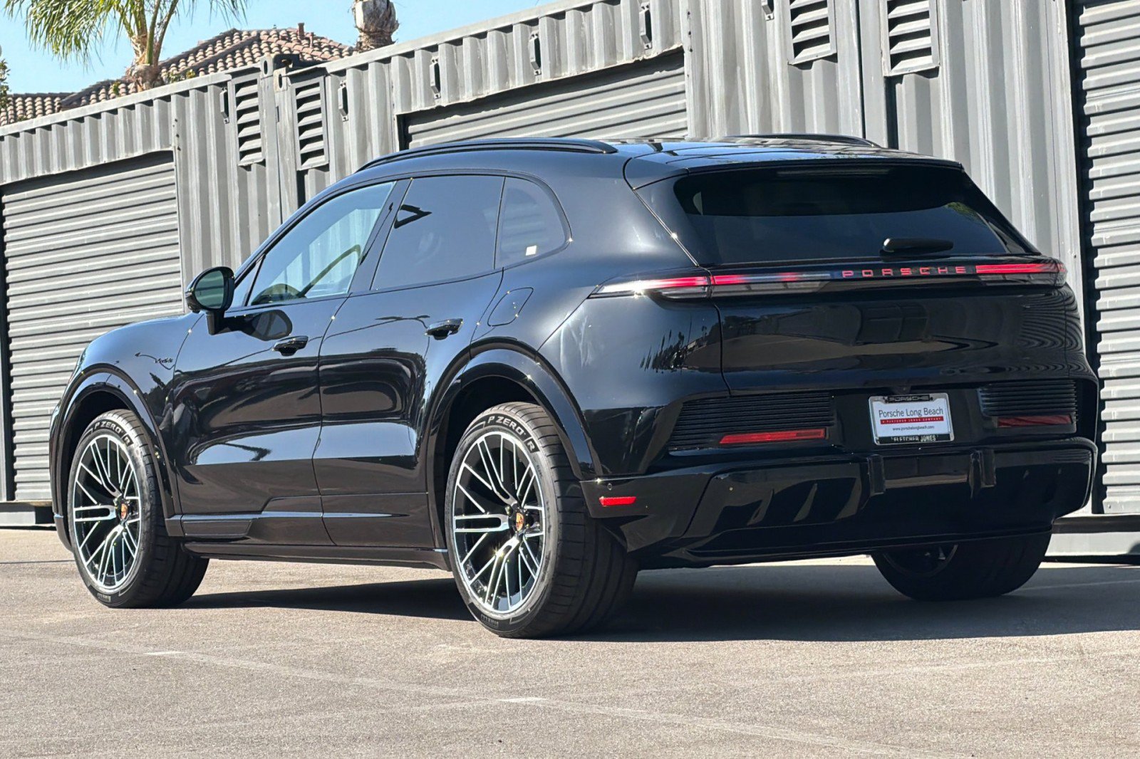 Used 2026 Porsche Cayenne Electric AWD/4WD image 3