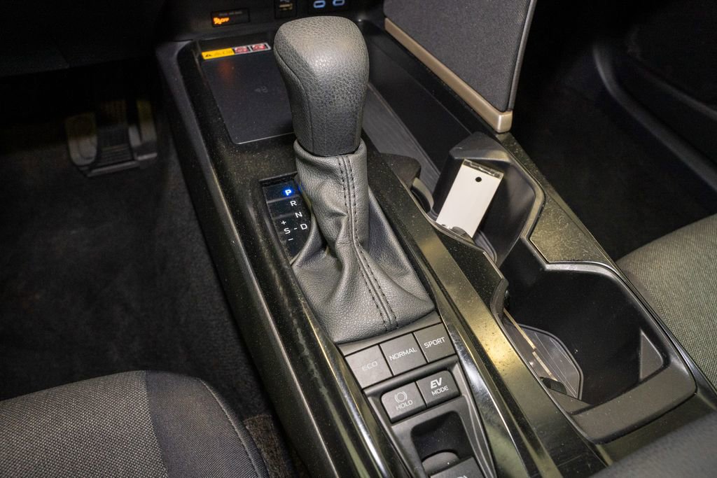 Used 2025 Toyota Camry LE image 14