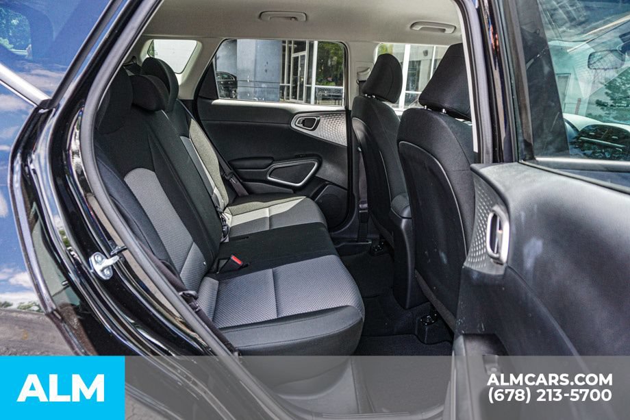 Used 2025 Kia Soul LX w/ LX Technology Package FWD image 22