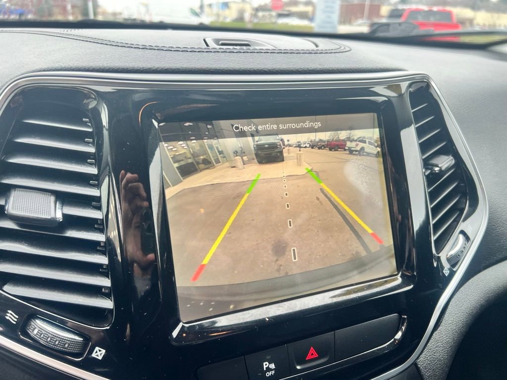 Used 2019 Jeep Cherokee Limited image 9