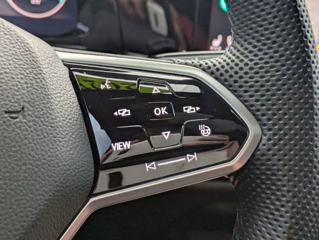 Used 2022 Volkswagen GTI SE image 21