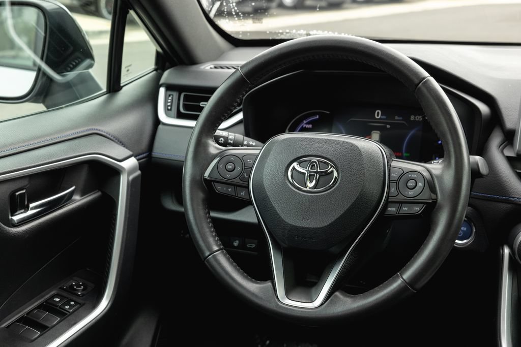 Certified 2020 Toyota RAV4 XSE w/ XSE Grade Weather Package AWD/4WD image 29