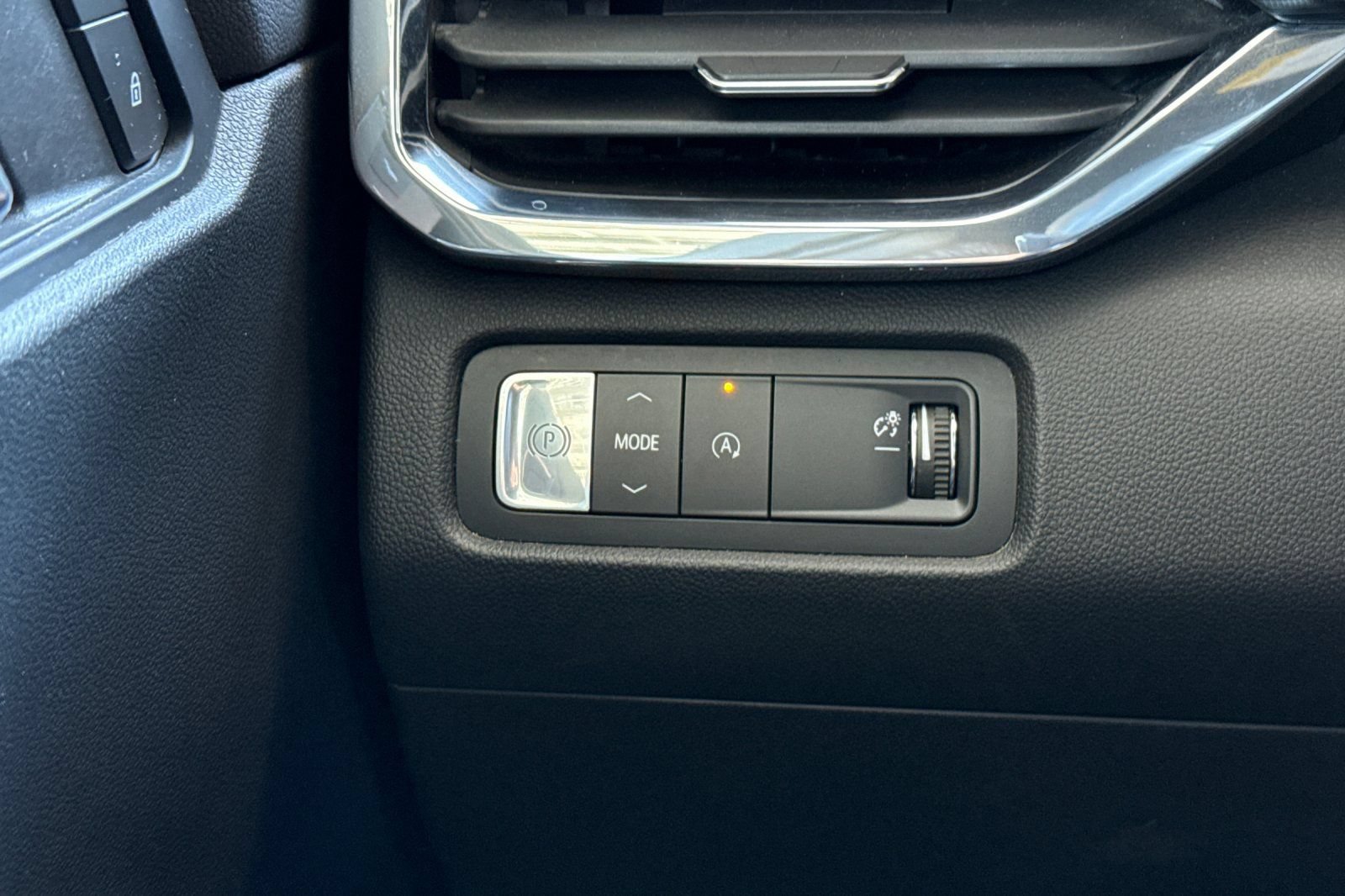 Used 2024 GMC Acadia Elevation FWD image 41