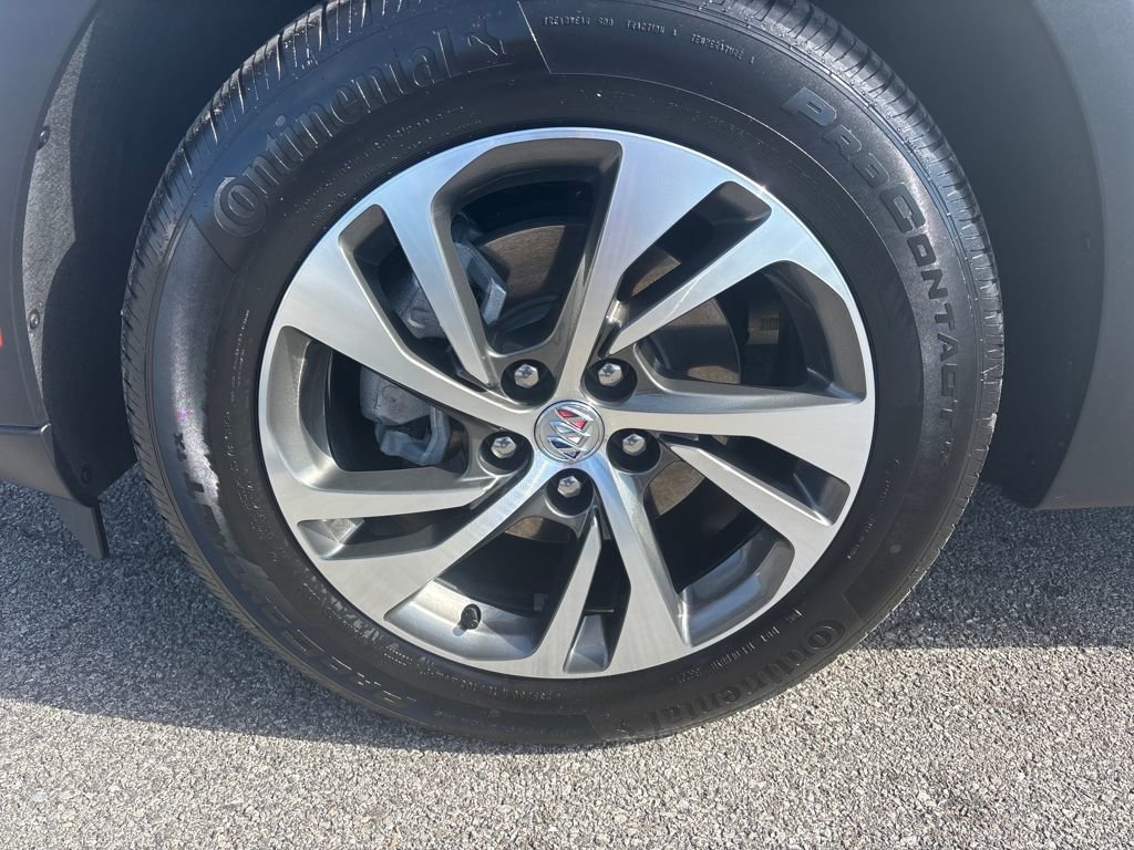 Used 2023 Buick Envision Essence image 33