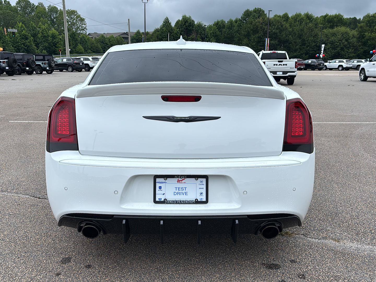 Used 2023 Chrysler 300 C RWD image 4