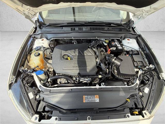 Used 2015 Ford Fusion SE w/ Equipment Group 201A FWD image 18