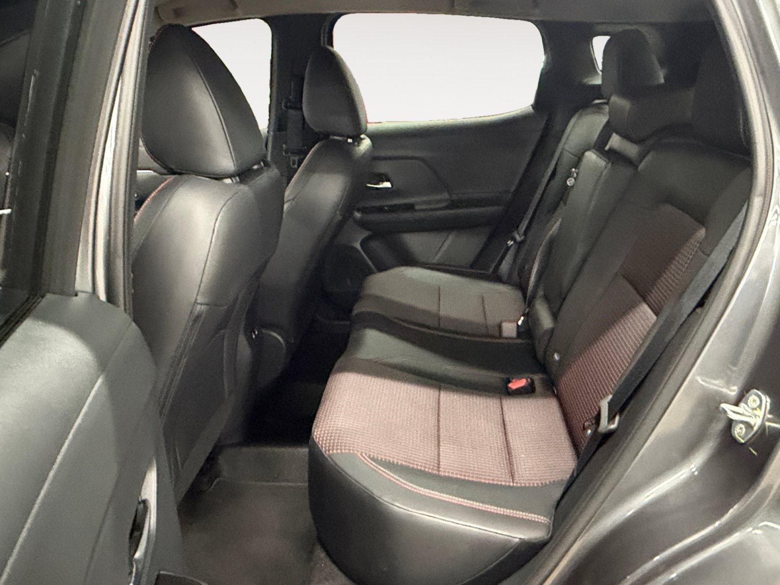 Used 2026 Nissan Kicks SR FWD image 24